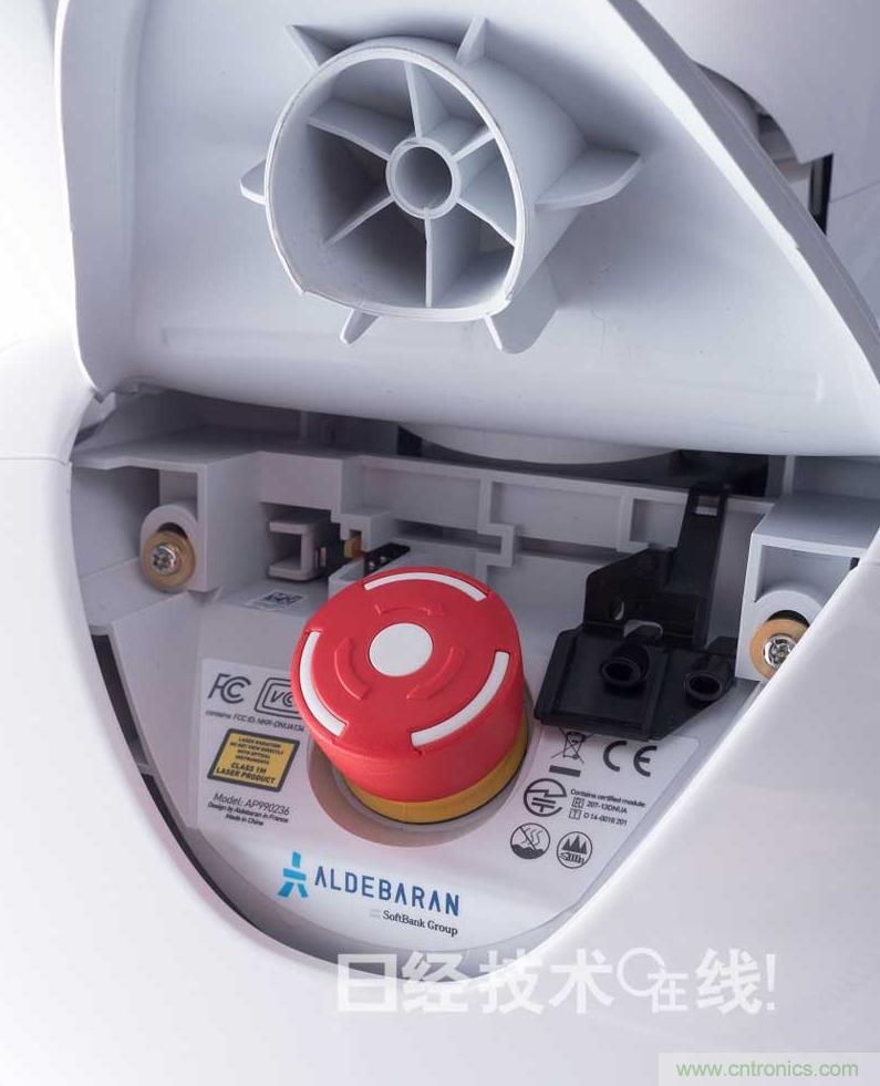 拆解筆記本不過癮，那就來拆拆日本情感機器人吧！