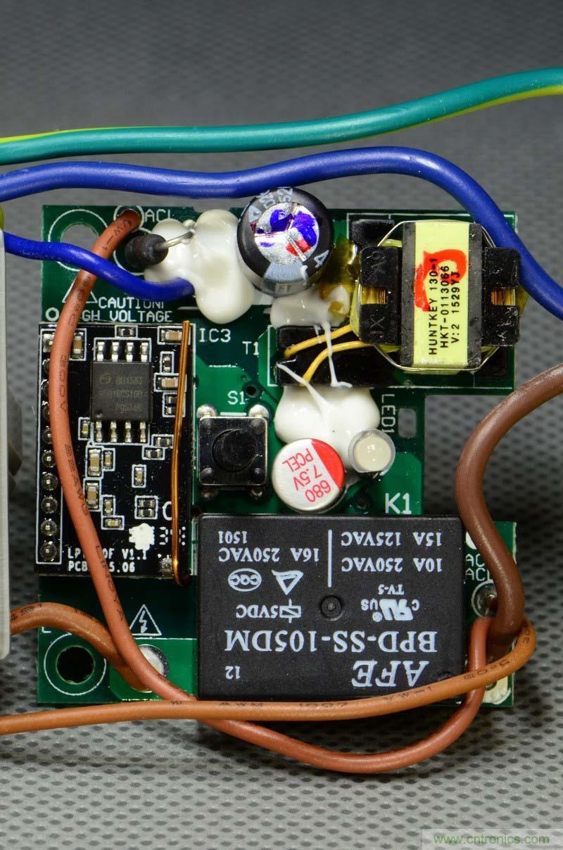 航嘉智能插線板拆解評(píng)測(cè)：看老牌機(jī)電如何&rdquo;秒殺&ldquo;后起之秀