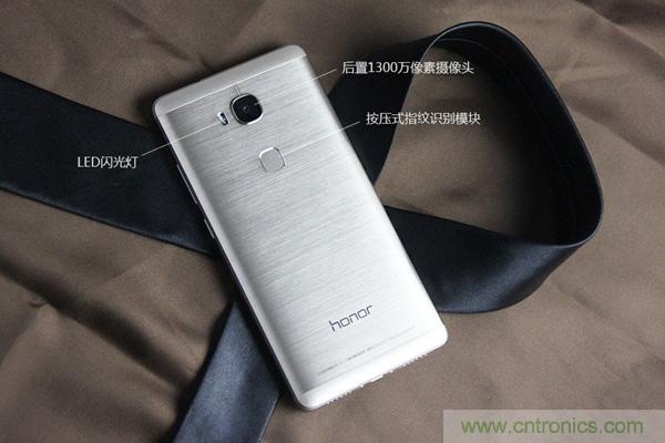 2015年9款千元智能手機(jī)橫評(píng)：誰才是紅海霸主？