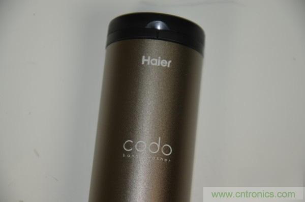 只有奶瓶大小的閃電去漬小神器 &mdash;&mdash;海爾咕咚手持式洗衣機(jī)