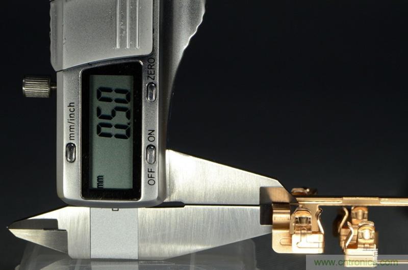 做工怒贊 神秘芯片！小米智能插線板拆解、評(píng)測(cè)