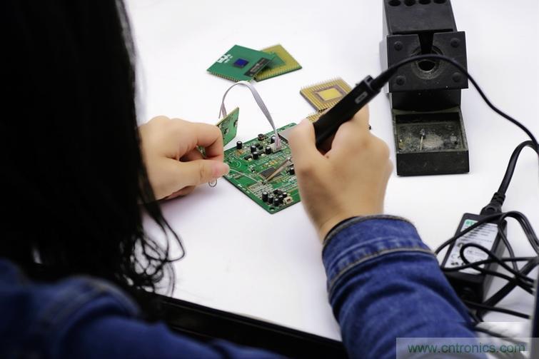 一款能喚起 70 后工程師朋友&ldquo;童年趣事&rdquo;的迷你電烙鐵！