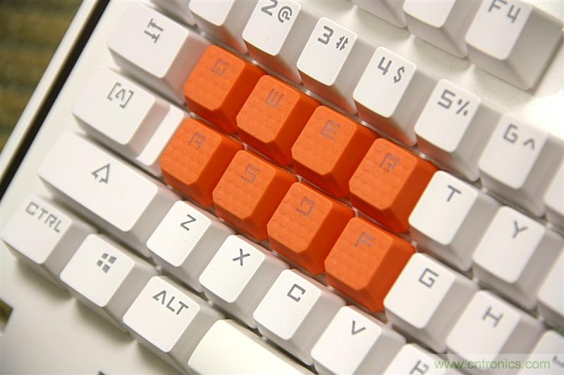 曾經(jīng)的網(wǎng)吧統(tǒng)治者&mdash;雙飛燕血手幽靈機(jī)械鍵盤，真世界最快？