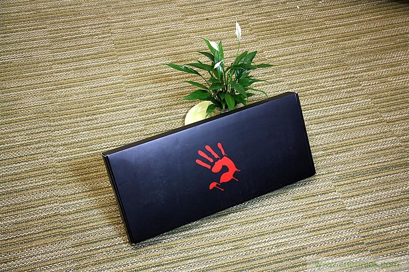 曾經(jīng)的網(wǎng)吧統(tǒng)治者&mdash;雙飛燕血手幽靈機(jī)械鍵盤，真世界最快？