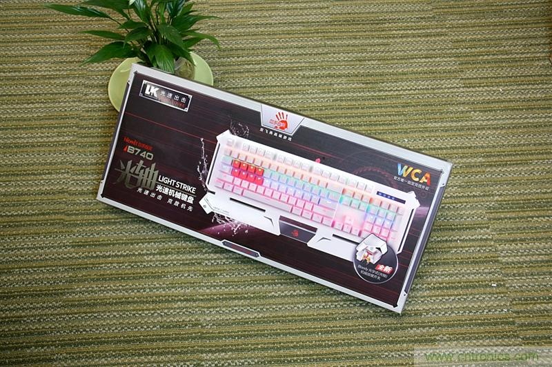 曾經(jīng)的網(wǎng)吧統(tǒng)治者&mdash;雙飛燕血手幽靈機(jī)械鍵盤，真世界最快？