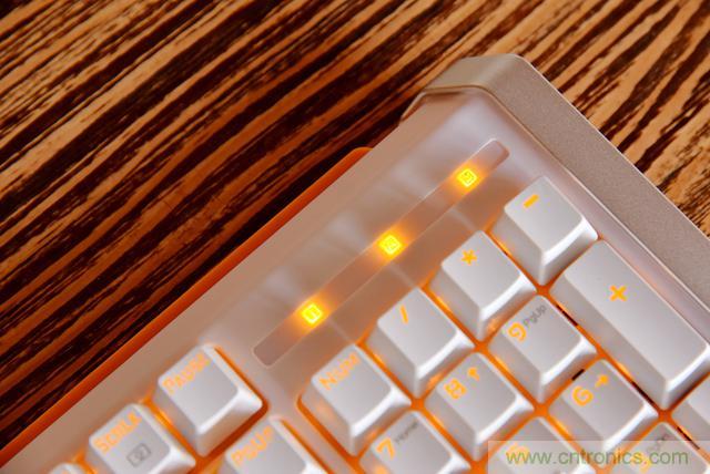 左手寫愛，右手寫他&mdash;&mdash;從此鍵盤鼠標不分家！