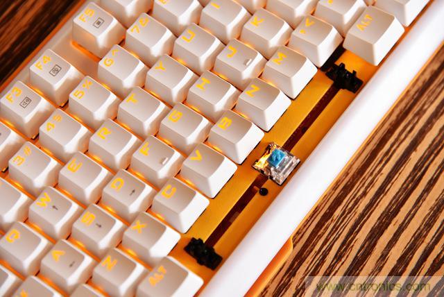 左手寫愛，右手寫他&mdash;&mdash;從此鍵盤鼠標不分家！