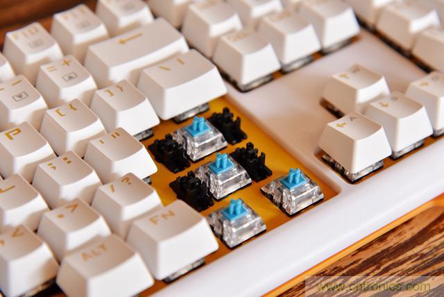 左手寫愛，右手寫他&mdash;&mdash;從此鍵盤鼠標不分家！