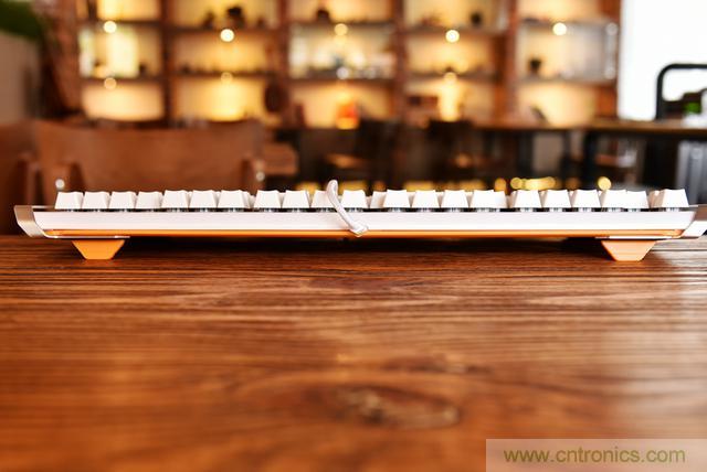 左手寫愛，右手寫他&mdash;&mdash;從此鍵盤鼠標不分家！