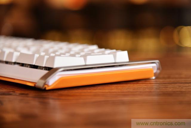 左手寫愛，右手寫他&mdash;&mdash;從此鍵盤鼠標不分家！