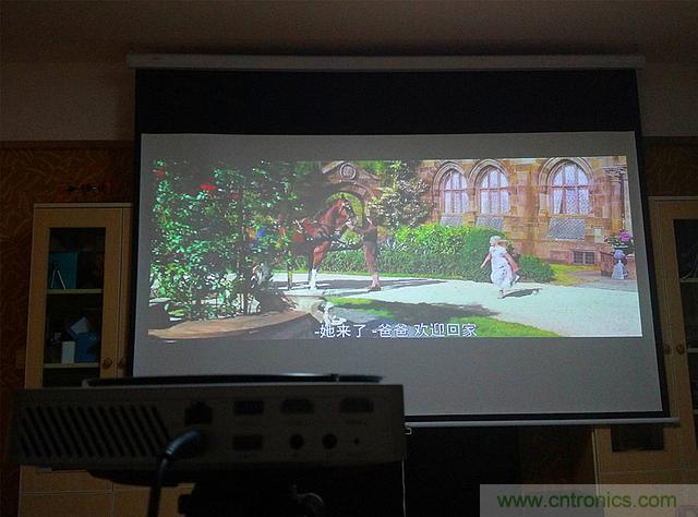 無屏電視時代已然來臨，客廳你做好準備了嗎？