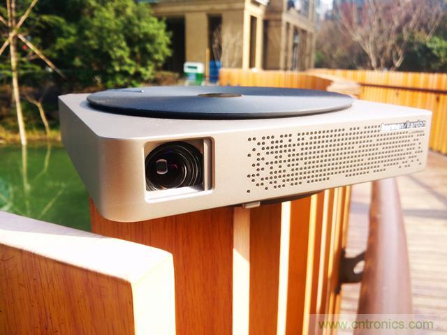 無屏電視時代已然來臨，客廳你做好準備了嗎？