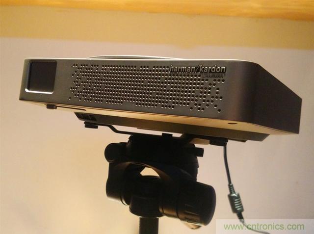 無屏電視時代已然來臨，客廳你做好準備了嗎？