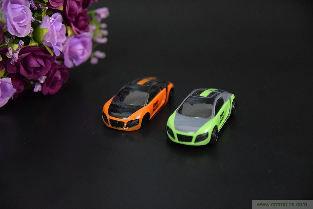 虛擬與現(xiàn)實相結(jié)合的飛車游戲，讓你體驗速度與激情的碰撞！