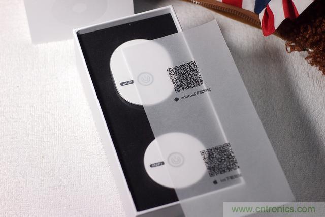 路由器也跟風(fēng)玩分體設(shè)計(jì)，你咋不上天呢？