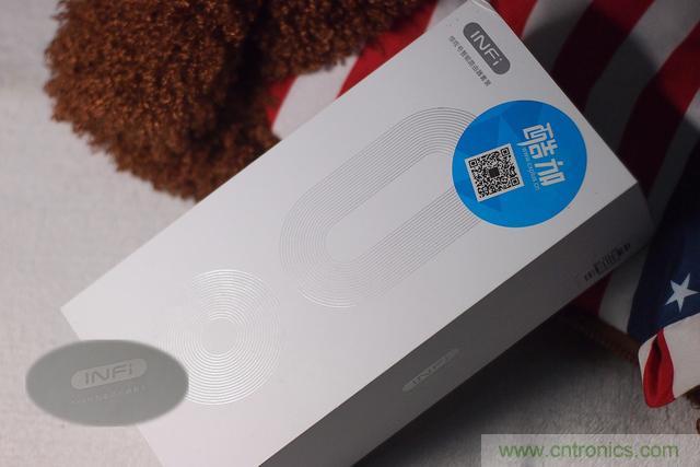 路由器也跟風(fēng)玩分體設(shè)計(jì)，你咋不上天呢？