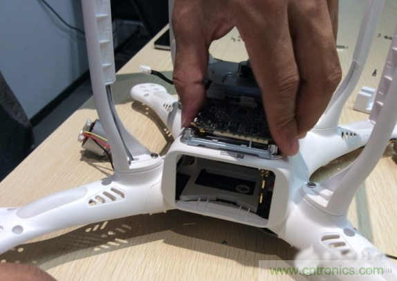 真飛機(jī)拆不著，那就來拆拆無人機(jī)&ldquo;鼻祖&rdquo;大疆吧！