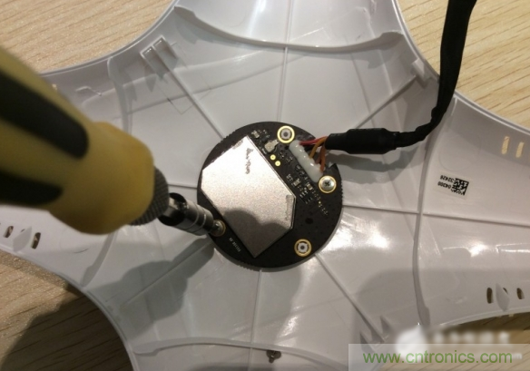 真飛機(jī)拆不著，那就來拆拆無人機(jī)&ldquo;鼻祖&rdquo;大疆吧！