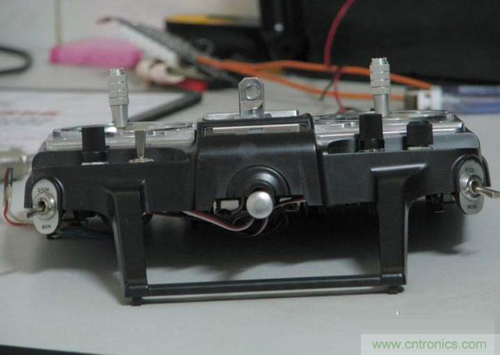 無人機(jī) DIY 制作全過程，酷得不要不要的！