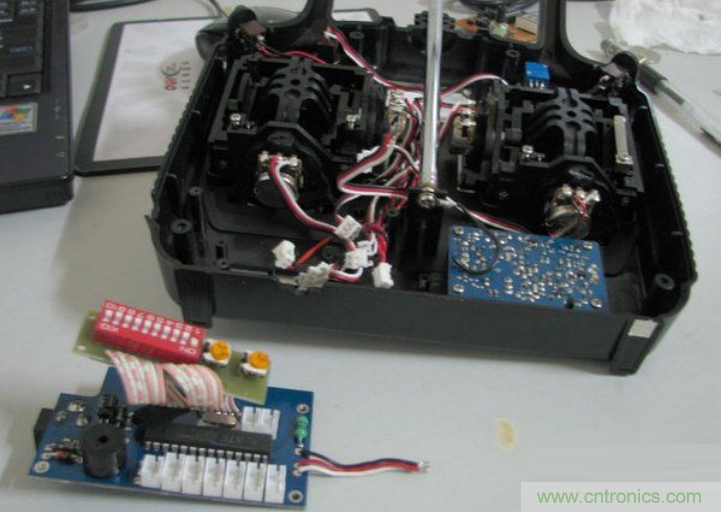 無人機(jī) DIY 制作全過程，酷得不要不要的！