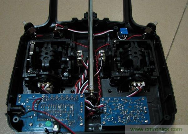 無人機(jī) DIY 制作全過程，酷得不要不要的！