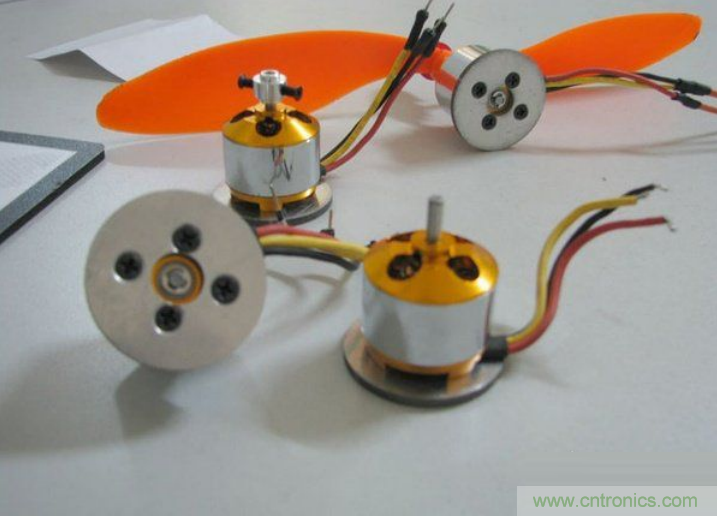 無人機(jī) DIY 制作全過程，酷得不要不要的！