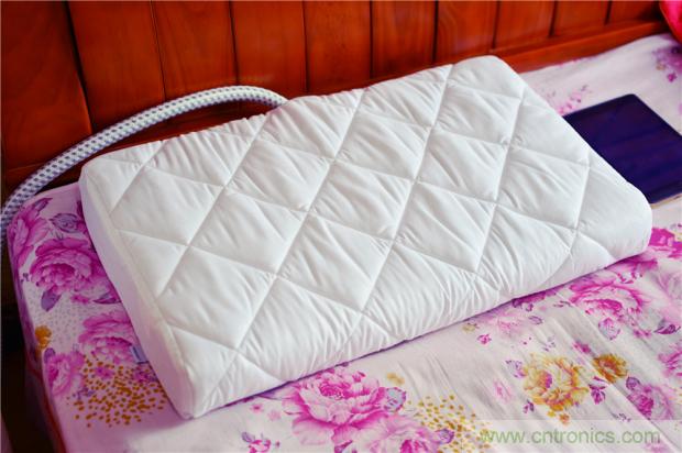 這個(gè)枕頭不僅能挽救睡眠還能挽救婚姻！