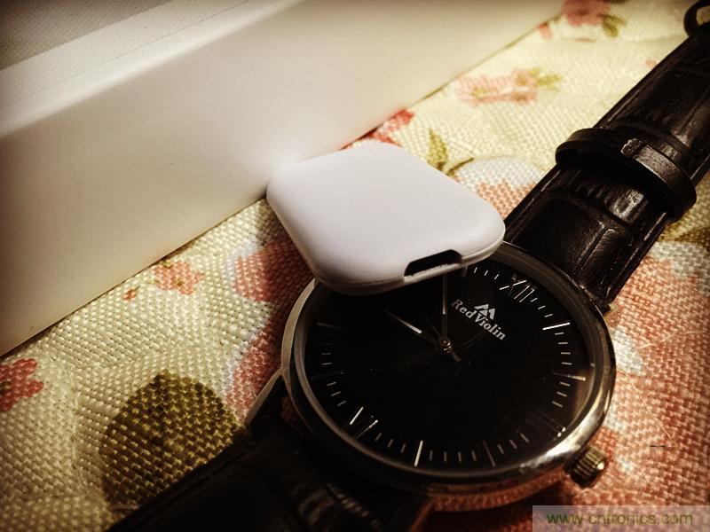 &ldquo;雙享號(hào)&rdquo;讓 iPhone 實(shí)現(xiàn)雙卡雙待，So easy！