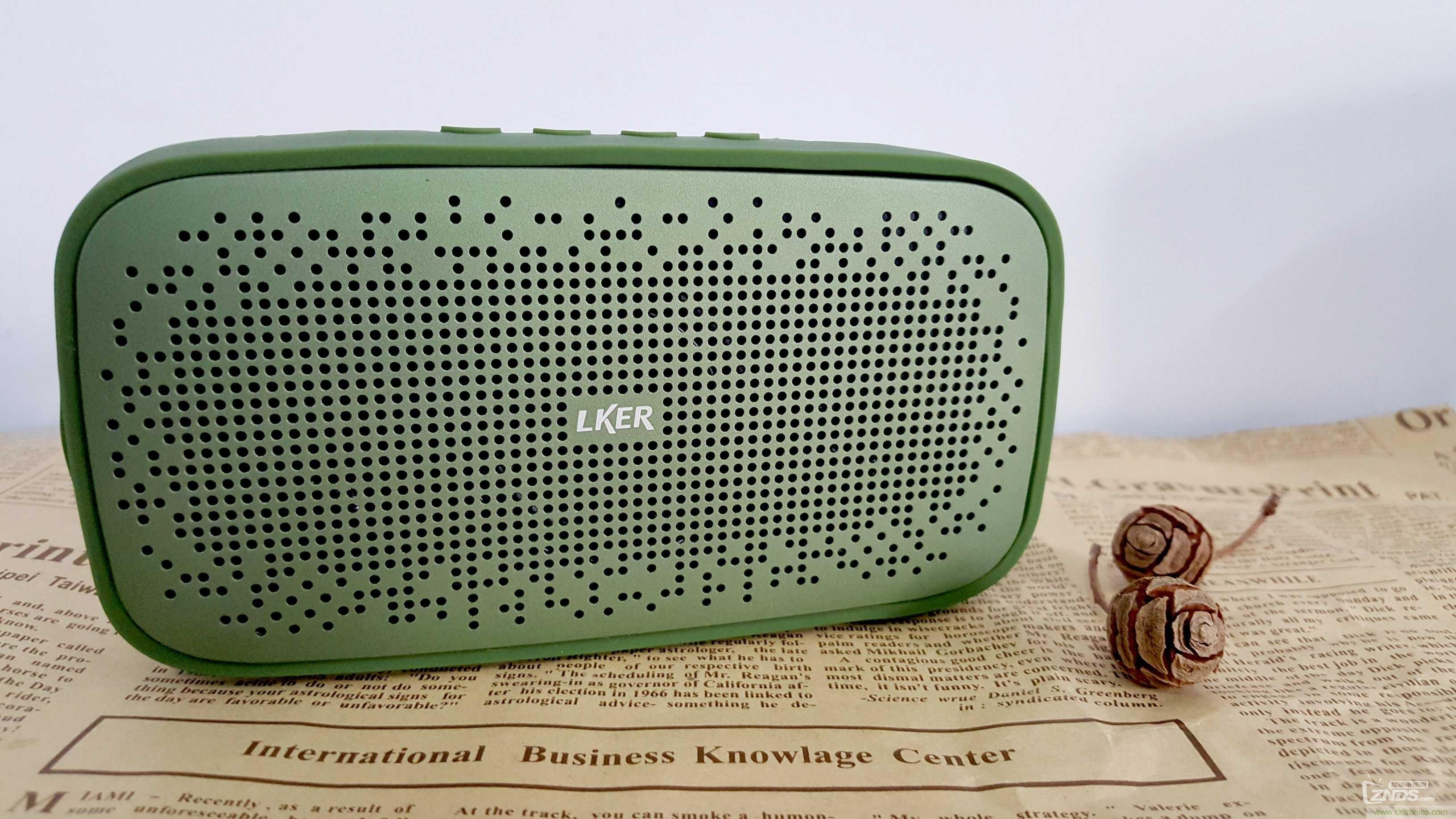 搞怪&ldquo;美人魚(yú)&rdquo;盡享靈克藍(lán)牙音箱的天籟之音！