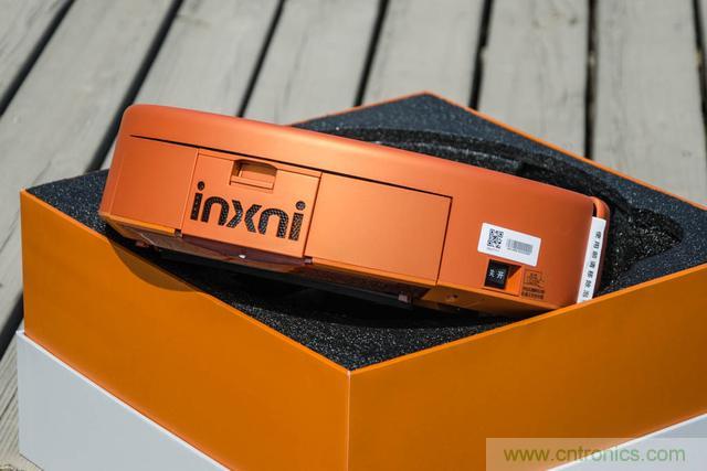 智能導(dǎo)航掃地機(jī)器人，以內(nèi)更靠譜！