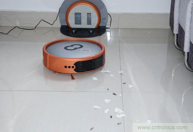 智能導(dǎo)航掃地機(jī)器人，以內(nèi)更靠譜！