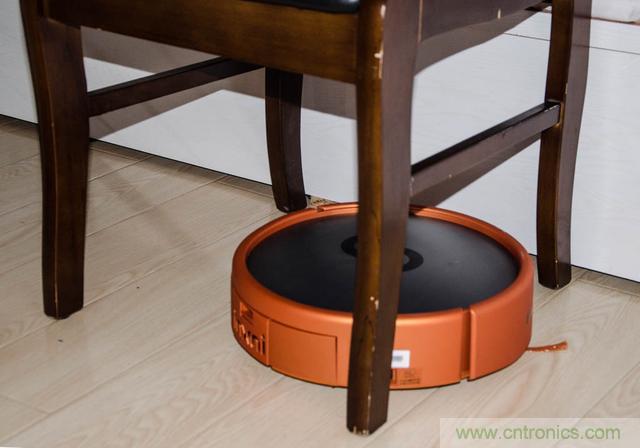 智能導(dǎo)航掃地機(jī)器人，以內(nèi)更靠譜！