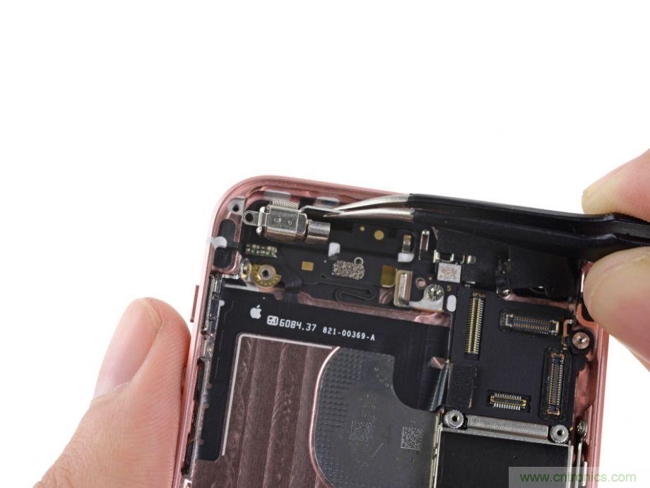 有什么地方?jīng)]有變？iPhone SE真機(jī)拆解