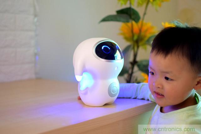 &ldquo;爸爸再不陪我，我就長大了&rdquo;&mdash;&mdash;小騰機(jī)器人