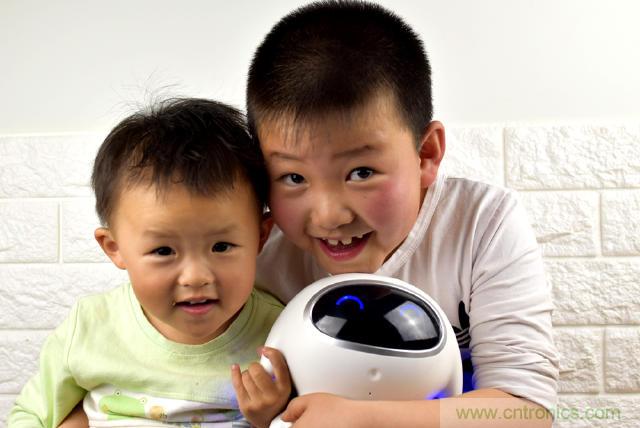 &ldquo;爸爸再不陪我，我就長大了&rdquo;&mdash;&mdash;小騰機(jī)器人