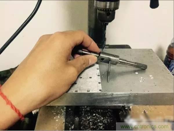 想看大牛是如何DIY射頻功放的嗎？