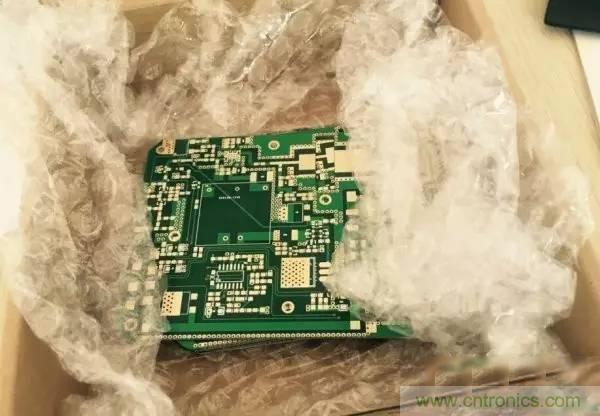 想看大牛是如何DIY射頻功放的嗎？