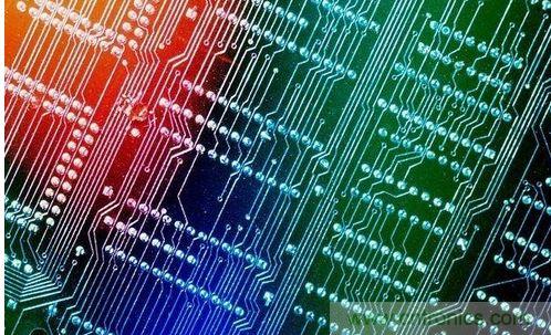 【導(dǎo)讀】對于一個(gè)新設(shè)計(jì)的電路板，調(diào)試起來往往會遇到一些困難，特別是當(dāng)板比較大、元件比較多時(shí)，往往無從下手。但如果掌握好一套合理的調(diào)試方法，調(diào)試起來將會事半功倍。  對于剛拿回來的新PCB板，我們首先要大概觀察一下，板上是否存在問題，例如是否有明顯的裂痕，有無短路、開路等現(xiàn)象。如果有必要的話，可以檢查一下電源跟地線之間的電阻是否足夠大。  然后就是安裝元件了。相互獨(dú)立的模塊，如果您沒有把握保證它們工作正常時(shí)，最好不要全部都裝上，而是一部分一部分的裝上（對于比較小的電路，可以一次全部裝上），這樣容易確定故障范圍，免得到時(shí)遇到問題時(shí)，無從下手。一般來說，可以把電源部分先裝好，然后就上電檢測電源輸出電壓是否正常。如果在上電時(shí)您沒有太大的把握（即使有很大的把握，也建議您加上一個(gè)保險(xiǎn)絲，以防萬一），可考慮使用帶限流功能的可調(diào)穩(wěn)壓電源。先預(yù)設(shè)好過流保護(hù)電流，然后將穩(wěn)壓電電源的電壓值慢慢往上調(diào)，并監(jiān)測輸入電流、輸入電壓以及輸出電壓。如果往上調(diào)的過程中，沒有出現(xiàn)過流保護(hù)等問題，且輸出電壓也達(dá)到了正常，則說明電源部分OK。反之，則要斷開電源，尋找故障點(diǎn)，并重復(fù)上述步驟，直到電源正常為止。  接下來逐漸安裝其它模塊，每安裝好一個(gè)模塊，就上電測試一下，上電時(shí)也是按照上面的步驟，以避免因?yàn)樵O(shè)計(jì)錯(cuò)誤或/和安裝錯(cuò)誤而導(dǎo)致過流而燒壞元件。  PCB   尋找故障的辦法一般有下面幾種：  ①測量電壓法。首先要確認(rèn)的是各芯片電源引腳的電壓是否正常，其次檢查各種參考電壓是否正常，另外還有各點(diǎn)的工作電壓是否正常等。例如，一般的硅三極管導(dǎo)通時(shí)，BE結(jié)電壓在0.7V左右，而CE結(jié)電壓則在0.3V左右或者更小。如果一個(gè)三極管的BE結(jié)電壓大于0.7V（特殊三極管除外，例如達(dá)林頓管等），可能就是BE結(jié)就開路。  ②信號注入法。將信號源加至輸入端，然后依次往后測量各點(diǎn)的波形，看是否正常，以找到故障點(diǎn)。有時(shí)我們也會用更簡單的辦法，例如用手握一個(gè)鑷子，去碰觸各級的輸入端，看輸出端是否有反應(yīng)，這在音頻、視頻等放大電路中常使用（但要注意，熱底板的電路或者電壓高的電路，不能使用此法，否則可能會導(dǎo)致觸電）。如果碰前一級沒有反應(yīng)，而碰后一級有反應(yīng)，則說明問題出在前一級，應(yīng)重點(diǎn)檢查。  ③當(dāng)然，還有很多其它的尋找故障點(diǎn)的方法，例如看、聽、聞、摸等。&ldquo;看&rdquo;就是看元件有無明顯的機(jī)械損壞，例如破裂、燒黑、變形等;&ldquo;聽&rdquo;就是聽工作聲音是否正常，例如一些不該響的東西在響，該響的地方不響或者聲音不正常等;&ldquo;聞&rdquo;就是檢查是否有異味，例如燒焦的味道、電容電解液的味道等，對于一個(gè)有經(jīng)驗(yàn)的電子維修人員來說，對這些氣味是很敏感的;&ldquo;摸&rdquo;就是用手去試探器件的溫度是否正常，例如太熱，或者太涼。一些功率器件，工作起來時(shí)會發(fā)熱，如果摸上去是涼的，則基本上可以判斷它沒有工作起來。但如果不該熱的地方熱了或者該熱的地方太熱了，那也是不行的。一般的功率三極管、穩(wěn)壓芯片等，工作在70度以下是完全沒問題的。70度大概是怎樣的一個(gè)概念呢？如果你將手壓上去，可以堅(jiān)持三秒鐘以上，就說明溫度大概在70度以下（注意要先試探性的去摸，千萬別把手燙傷了）。  好了，關(guān)于調(diào)試的問題，我們今天就暫時(shí)講這么多，如果想要了解更多的調(diào)試方法和經(jīng)驗(yàn)，可以去找一些家用電器維修的書來看看，一個(gè)好的設(shè)計(jì)人員，首先應(yīng)該是一個(gè)好的維修人員。