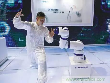 協(xié)作機(jī)器人伺服、傳感器核心器件大揭秘