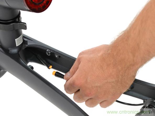 從電池到傳感器，完整拆解小米智能自行車