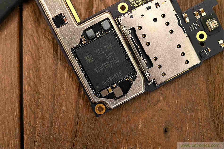 拆解魅族15 Plus：玩轉(zhuǎn)了新概念，但其工藝究竟如何？