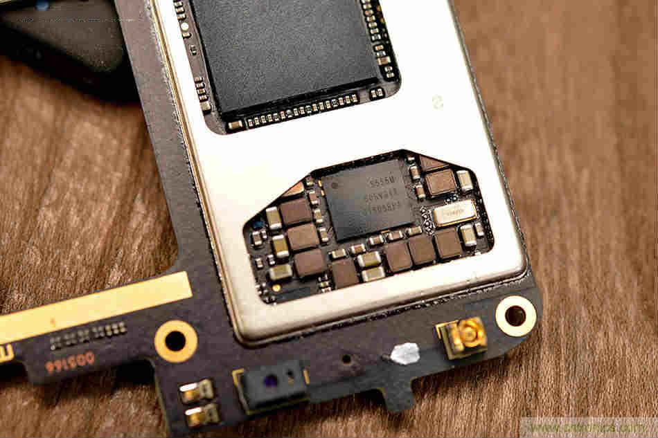 拆解魅族15 Plus：玩轉(zhuǎn)了新概念，但其工藝究竟如何？