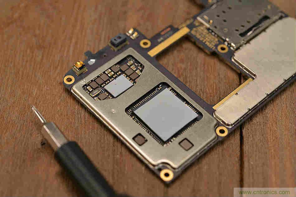 拆解魅族15 Plus：玩轉(zhuǎn)了新概念，但其工藝究竟如何？