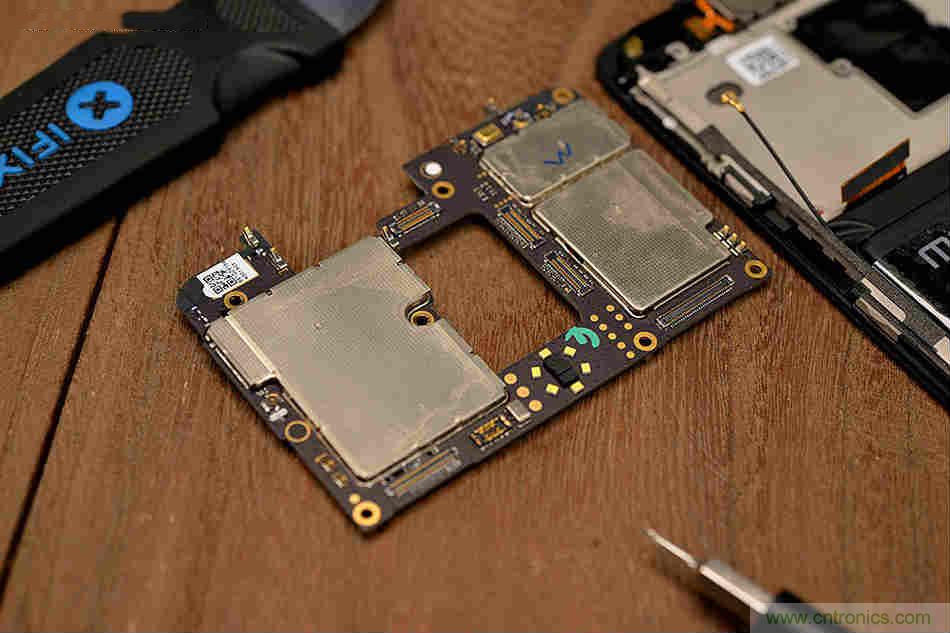 拆解魅族15 Plus：玩轉(zhuǎn)了新概念，但其工藝究竟如何？