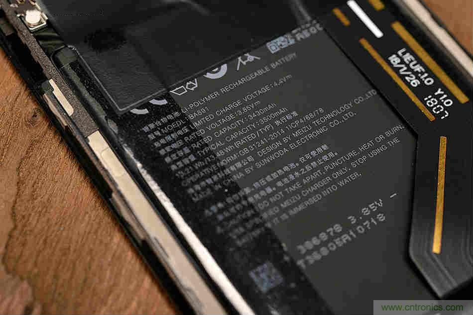 拆解魅族15 Plus：玩轉(zhuǎn)了新概念，但其工藝究竟如何？