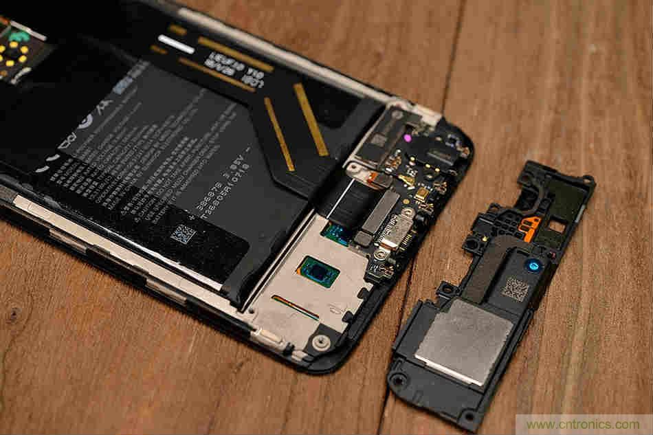 拆解魅族15 Plus：玩轉(zhuǎn)了新概念，但其工藝究竟如何？