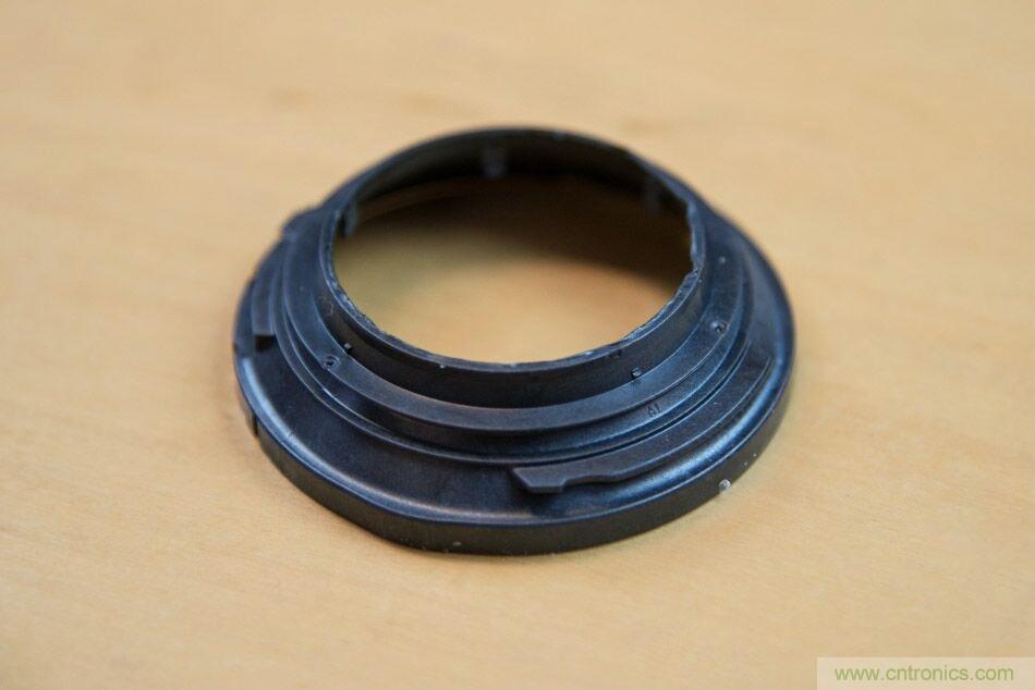 拆解戴森吹風(fēng)機(jī)：近三千元的價(jià)格貴在哪？