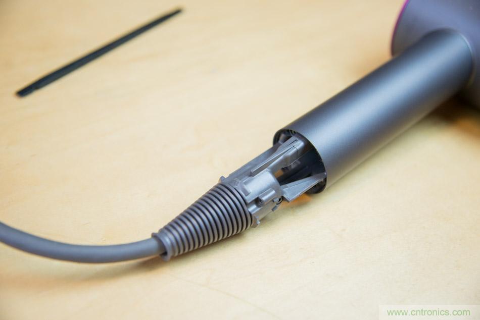 拆解戴森吹風(fēng)機(jī)：近三千元的價(jià)格貴在哪？