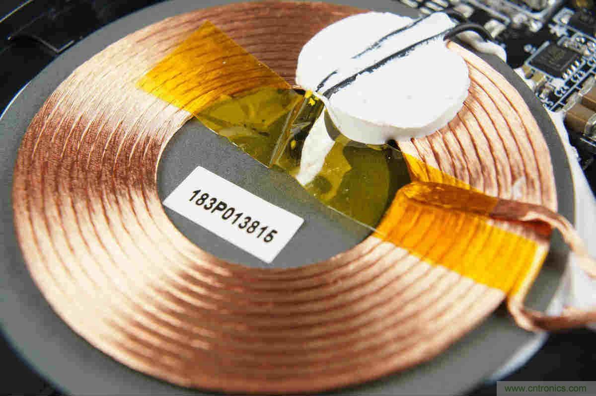 拆解對比：系出同門，小米、紫米無線充電器的差別有多大？