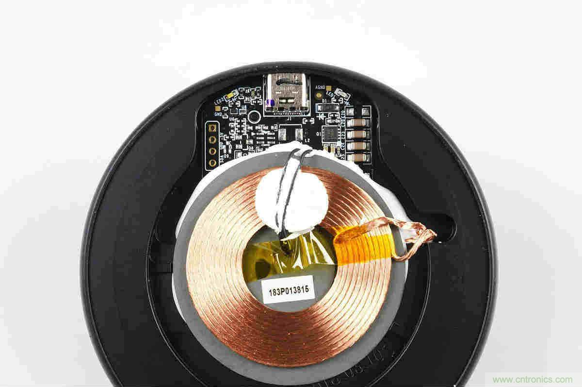 拆解對比：系出同門，小米、紫米無線充電器的差別有多大？